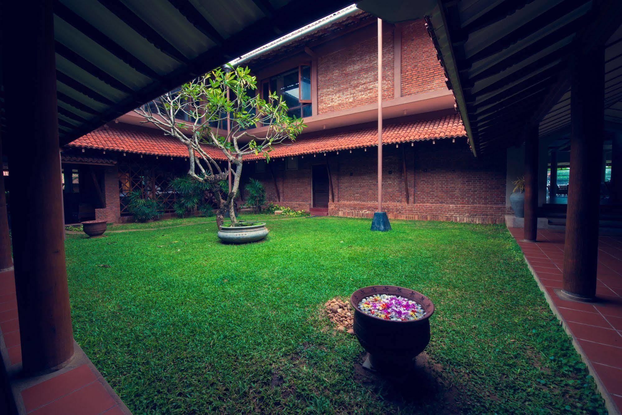 Ranweli Holiday Village Wayikkal Extérieur photo